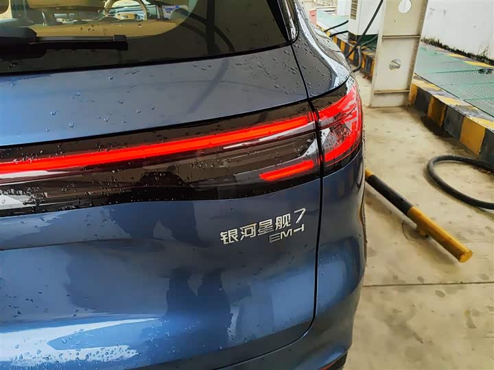 Фото 8 - Geely Galaxy Starship 7