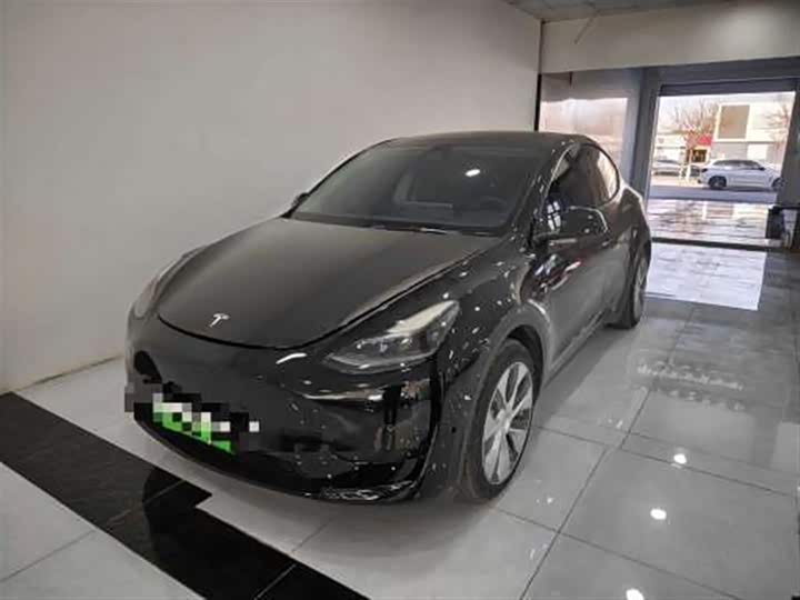 Фото 1 - Tesla Model Y