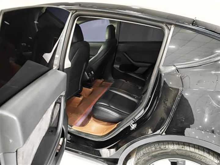 Фото 7 - Tesla Model Y