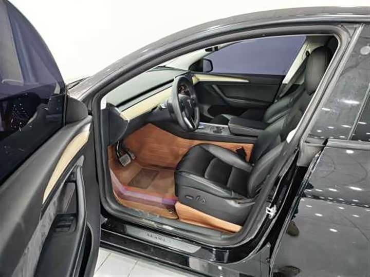 Фото 9 - Tesla Model Y