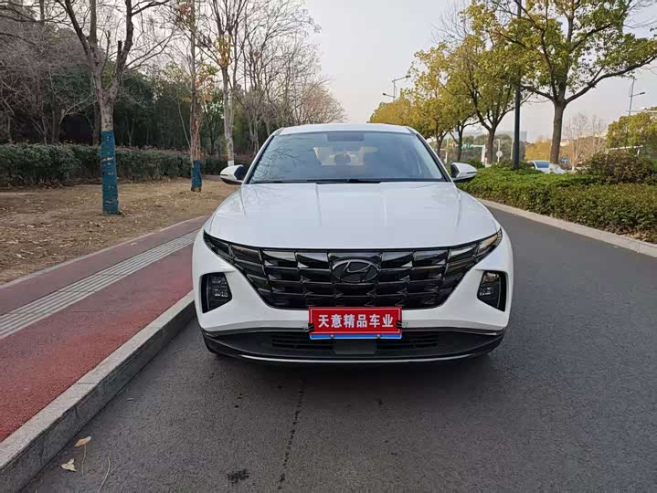 Фото 2 - Hyundai Tucson L