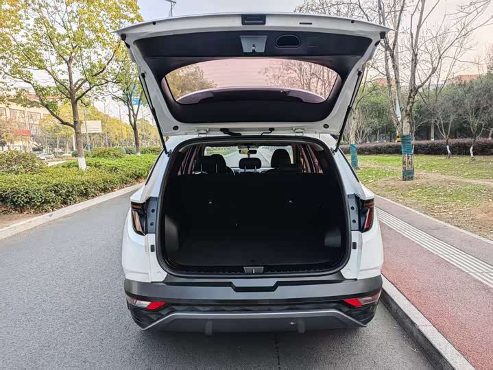 Фото 7 - Hyundai Tucson L