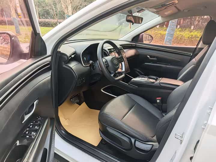 Фото 9 - Hyundai Tucson L