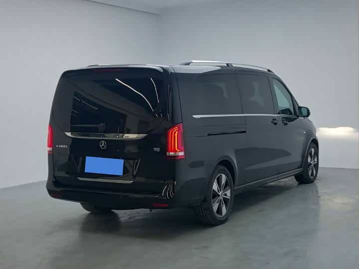 Фото 4 - Mercedes-Benz V-Class