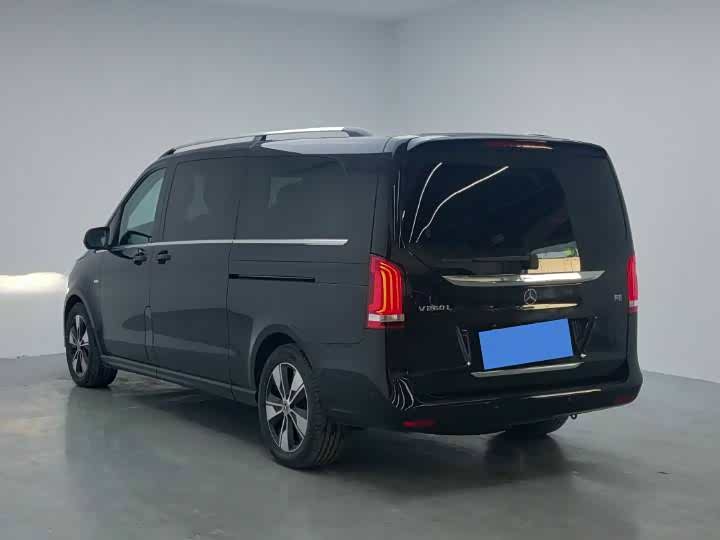 Фото 6 - Mercedes-Benz V-Class