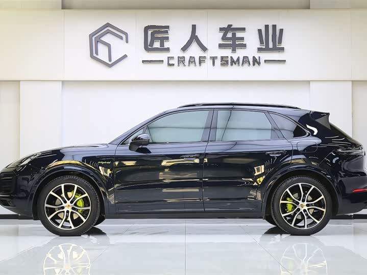 Фото 4 - Porsche Cayenne Hybrid