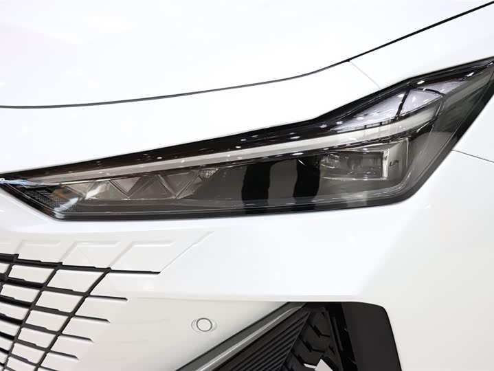 Фото 7 - Changan UNI-V