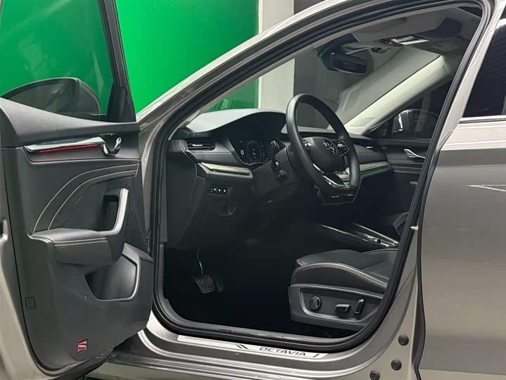 Фото 9 - Skoda Octavia Pro