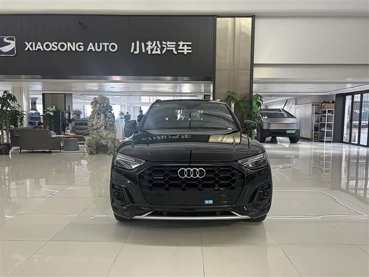 Фото 2 - Audi Q5L