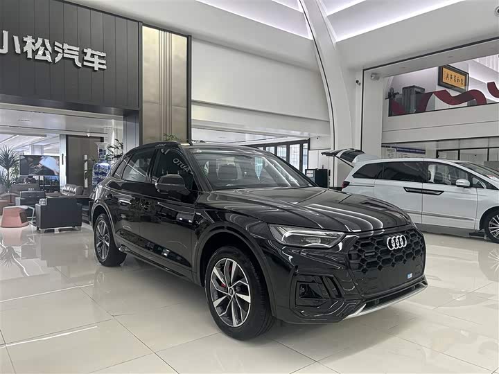 Фото 3 - Audi Q5L