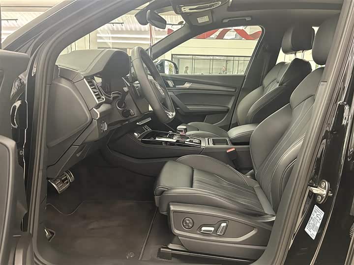 Фото 8 - Audi Q5L
