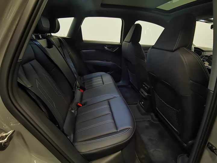 Фото 7 - Audi Q4 e-tron