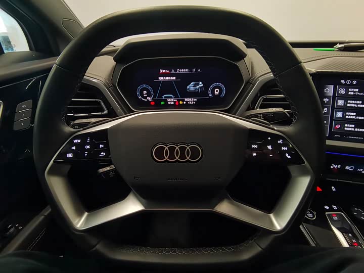 Фото 9 - Audi Q4 e-tron