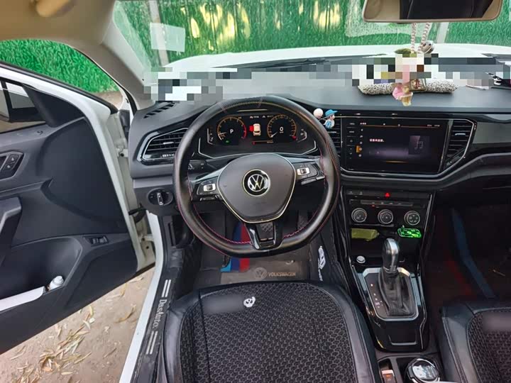 Фото 3 - Volkswagen T-Roc