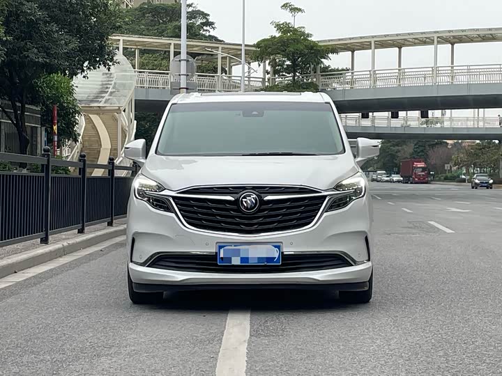 Фото 2 - Buick GL8 ES