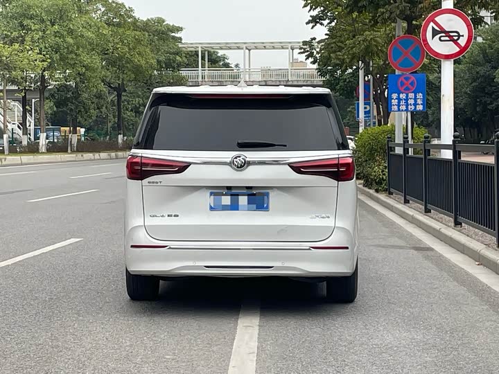 Фото 3 - Buick GL8 ES