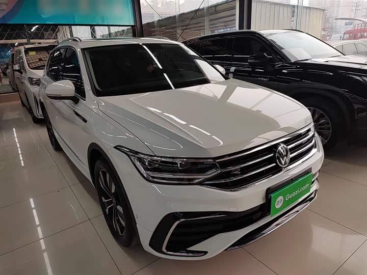 Фото 4 - Volkswagen Tiguan L Pro