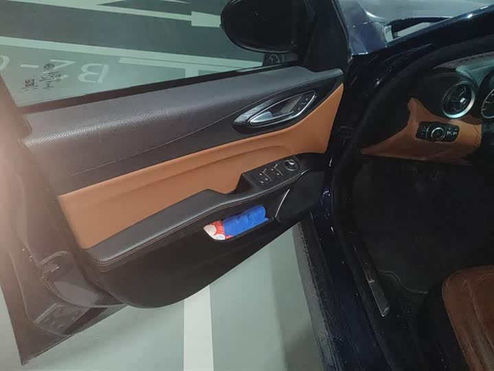 Фото 7 - Alfa Romeo Giulia