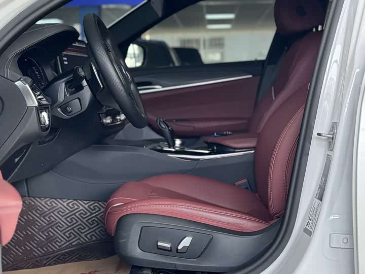 Фото 6 - BMW 5 Series