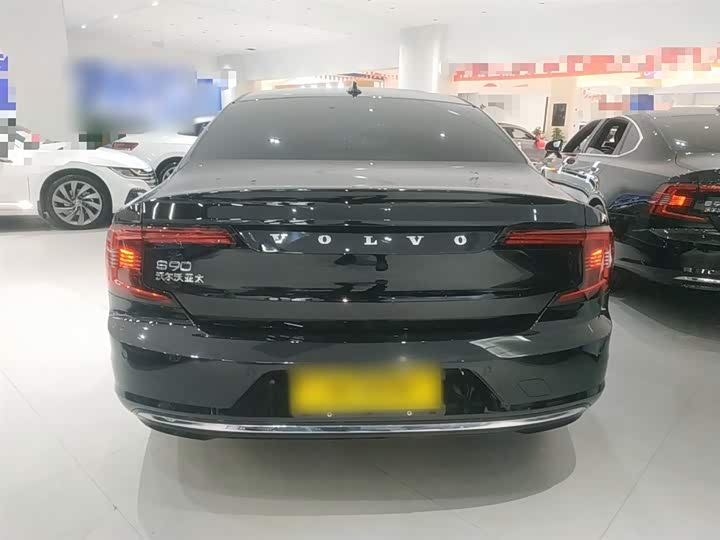 Фото 6 - Volvo S90