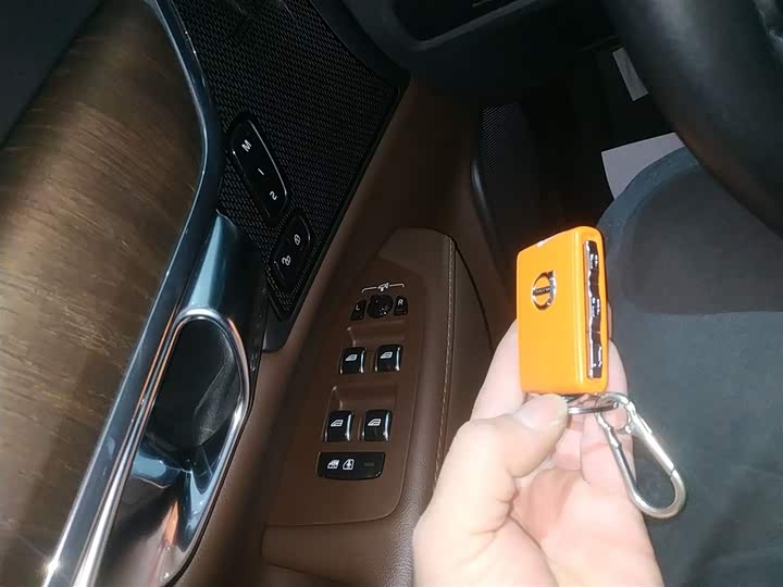 Фото 9 - Volvo S90