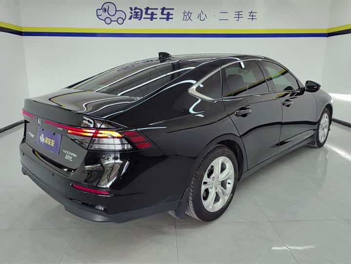 Фото 3 - Honda Accord