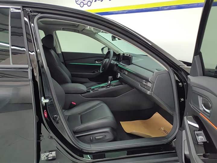 Фото 8 - Honda Accord