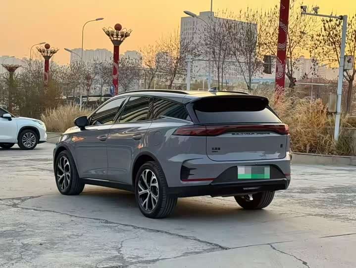 Фото 9 - BYD Tang Hybrid/EV