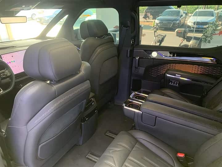 Фото 6 - Zeekr 009