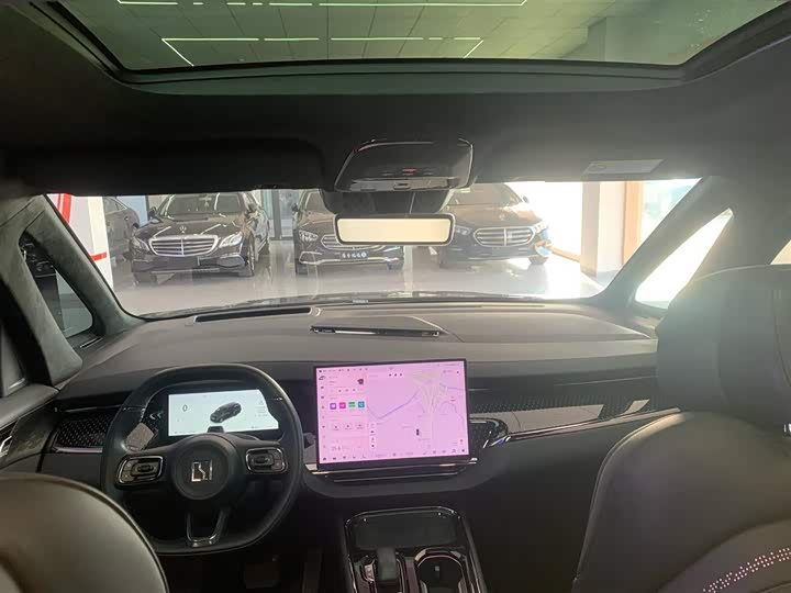 Фото 8 - Zeekr 009