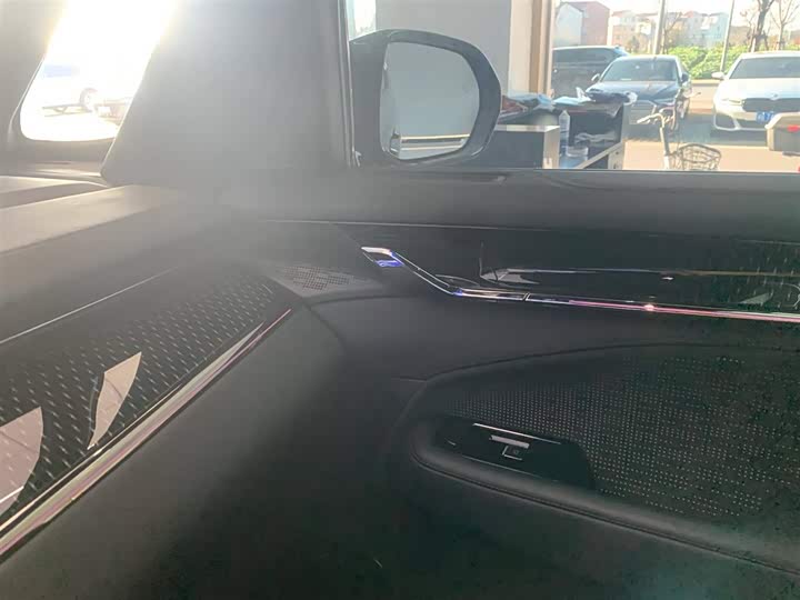 Фото 9 - Zeekr 009