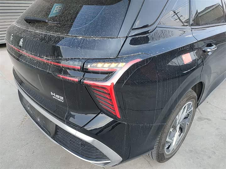 Фото 8 - Hongqi HS3 Hybrid