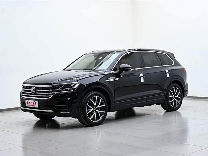 Фото 2 - Volkswagen Touareg