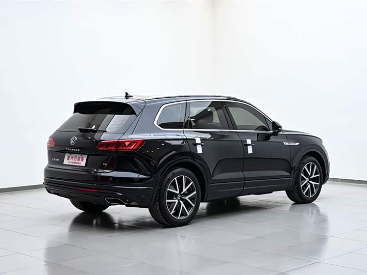 Фото 7 - Volkswagen Touareg