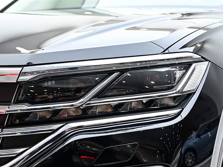 Фото 9 - Volkswagen Touareg