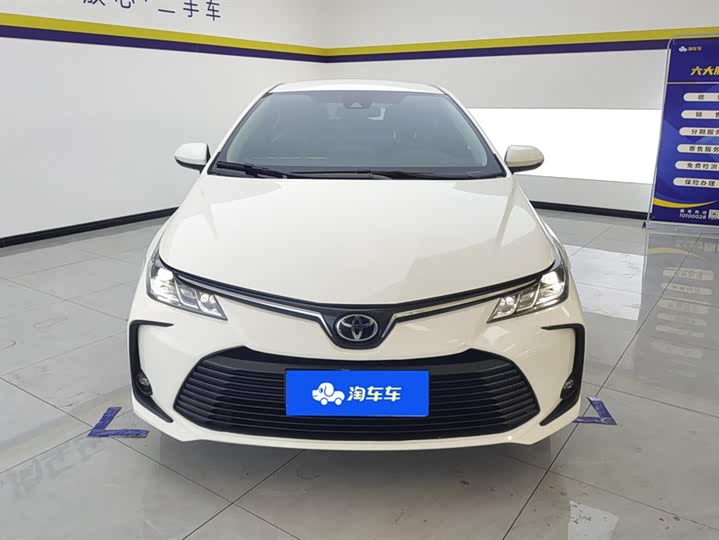 Фото 2 - Toyota Corolla