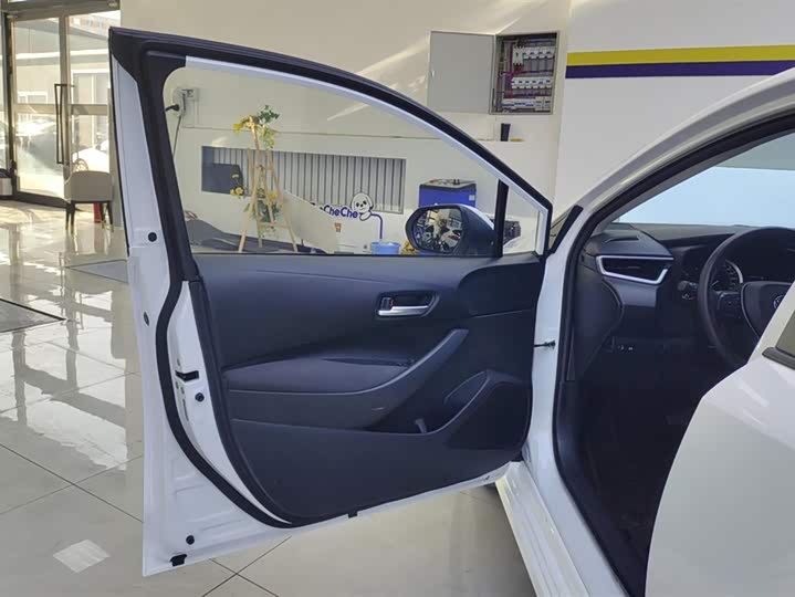 Фото 7 - Toyota Corolla