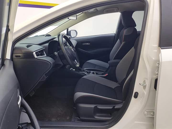 Фото 9 - Toyota Corolla