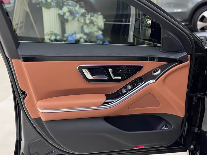 Фото 6 - Mercedes-Benz S-Class