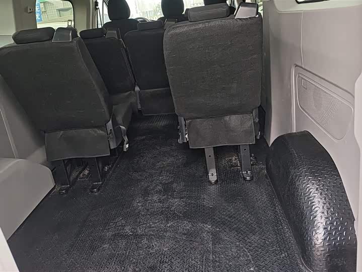 Фото 4 - Maxus V70