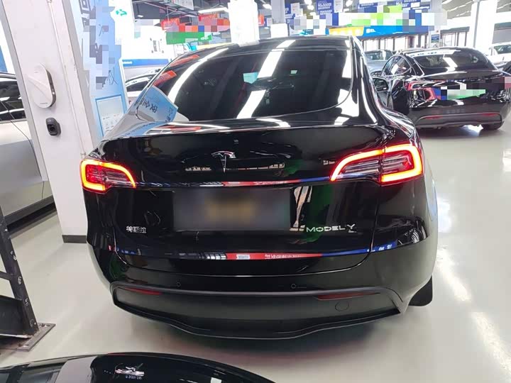 Фото 6 - Tesla Model Y