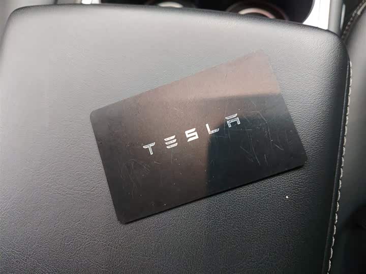 Фото 9 - Tesla Model Y