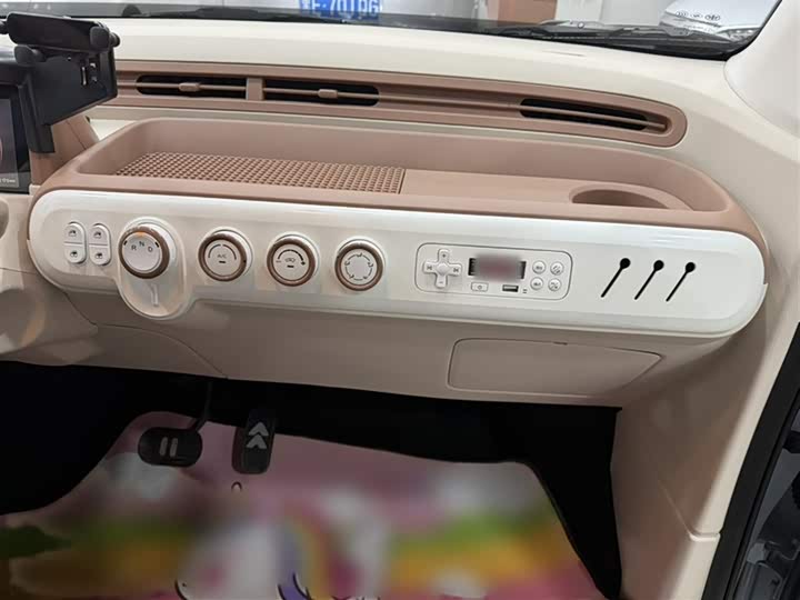 Фото 6 - Bestune Pony