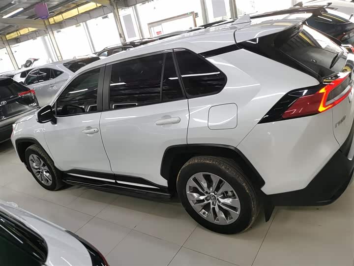 Фото 5 - Toyota Wildlander