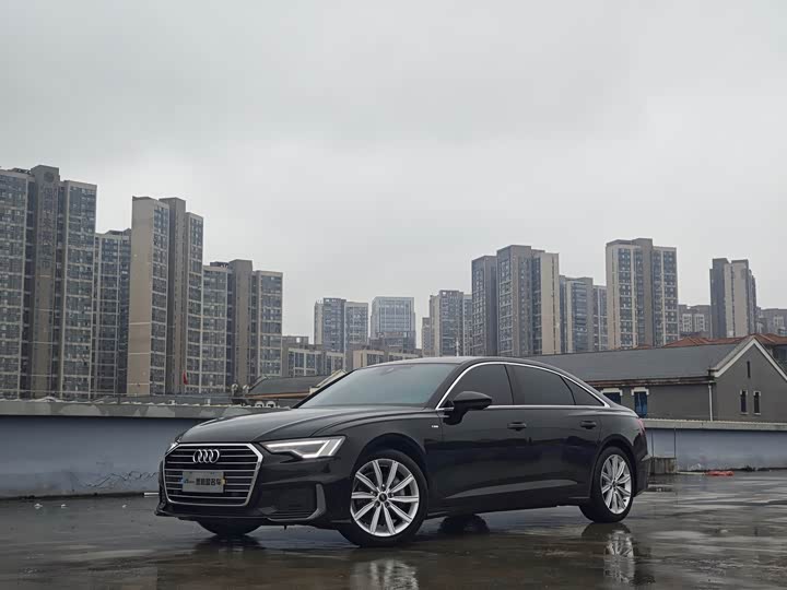 Фото 1 - Audi A6L