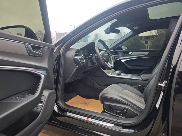 Фото 4 - Audi A6L