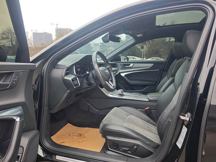 Фото 5 - Audi A6L