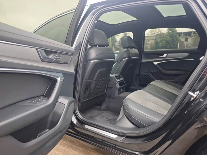 Фото 7 - Audi A6L