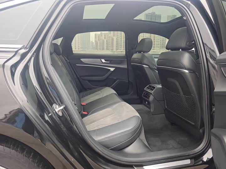 Фото 8 - Audi A6L