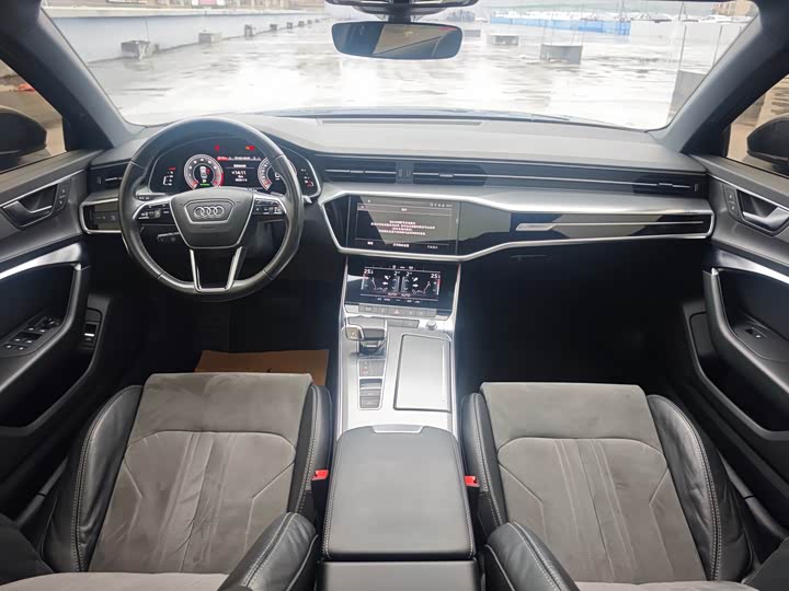 Фото 9 - Audi A6L